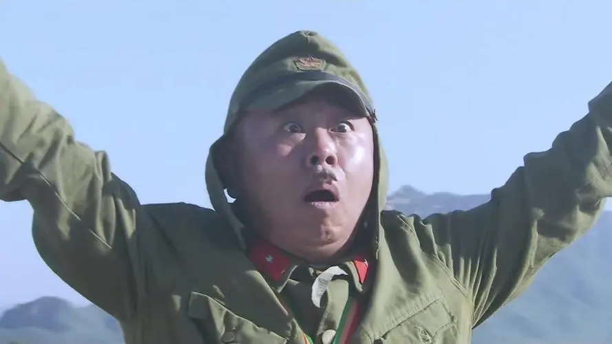 潘长江举起手来爆笑电影(潘长江电影举起手来经典搞笑片段)