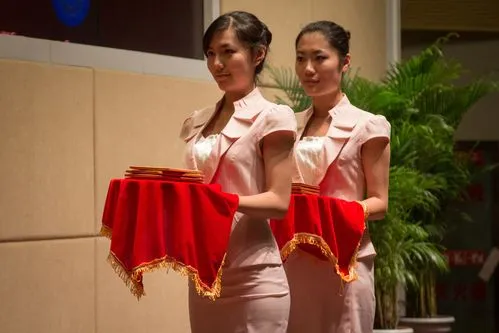 礼仪小姐们